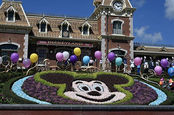 四大广场展, 丰厚的馈赠, 其中 四大广场展, 丰厚的馈赠, 其中