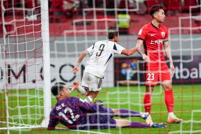 支日本球队, 介入后